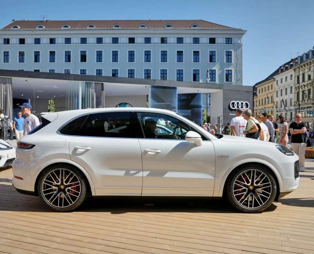 بورش كايين Turbo E-Hybrid